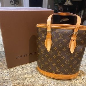 Louis Vuitton bucket tote